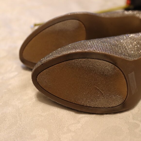 G by Guess Round Toe Gold Glitter Platform Pump Heel Shoes Size 9.5 - Picture 6 of 12